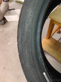 Bridgestone  225/40R19 93Y - 2