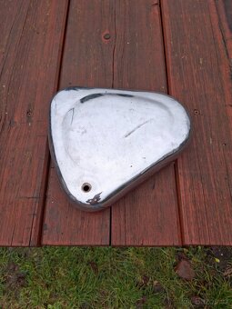 kastlík pérák - 2