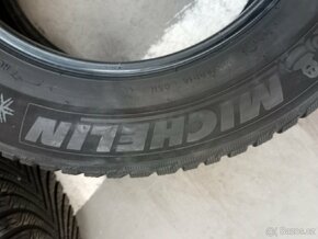 Zimní pneu 215/60R16 - 2