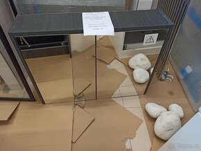 Výprodej vzorků - skříňka s umyvadlem a galerka - 2