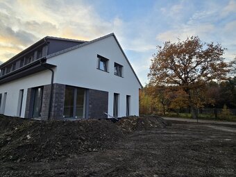 Prodej rodinného domu 150 m2, 5+kk, pozemek 400 m2, v obci D - 2