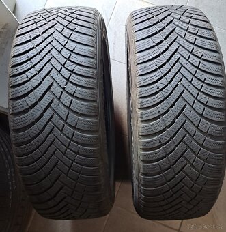 2x zimní pneu Hankook RS3  - 215/55 R17, r. 2022 - 2