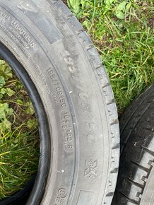 Prodám pneumatiky Michelin 195/70 r15 C - 2