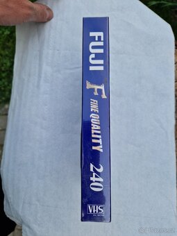 VHS kazety, ještě nerozbalené - 2