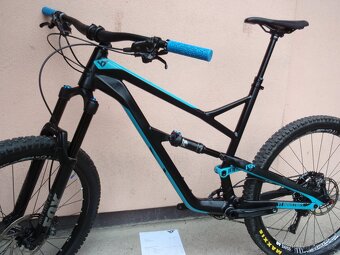 Zánovní enduro YT Jeffsy 27 AL - exkluzivní stav - 2