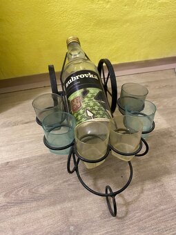 Starožitný povoz na půlky, socha, starožitné hodiny - 2
