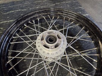 Přední kolo Harley Davidson dyna 19x2.50 - 2