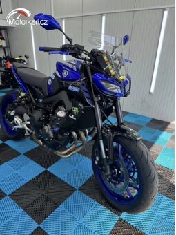 Yamaha MT-09 - 2