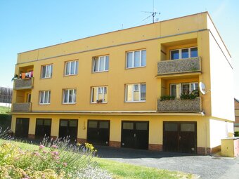 Pronájem bytu 3+1 s balkonem a garáží v Sušici - 2