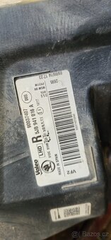 Prave predni svetlo xenon skoda rapid 5jb941016a - 2