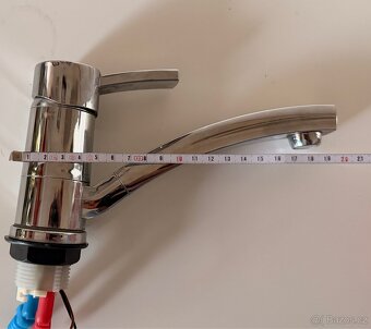 🚐 Vodovodní baterie s mikrospínačem 12 V - 2