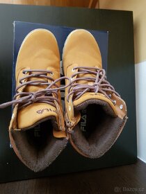 Prodám zimní kotníčkové boty značky Fila - 2