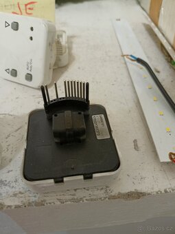 Spínač na ovládání žaluzií. - 2