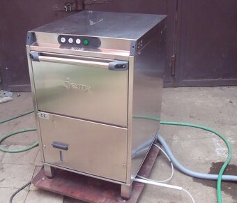 Barovou myčku. Digitální váha. Výrobník ledu. Nažezák - 2