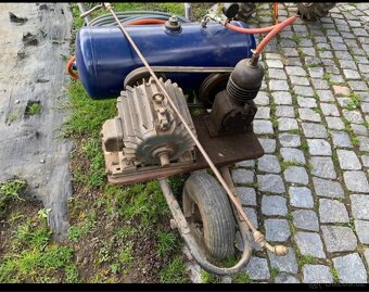 Motorový postřikovač cca 30 l - 2