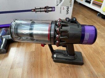 Dyson V11 Advanced - jen vyzkoušený - 2