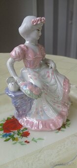 Porcelánová soška ,,B" - 2