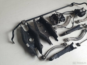 Mercedes Benz E KLASSE W213 zadní náprava, rameno, brzdič - 2