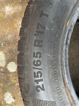 Zimní pneu 215/65/17 - 2