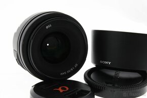Sony 35mm f/1.8 SAM DT - 2