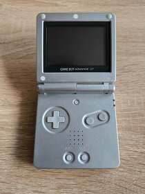 Game Boy Advance SP - 2