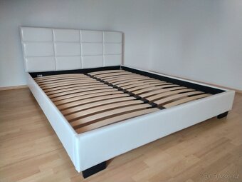 Moderní postel dvoulůžko z eco kůže včetně matrace nový - 2