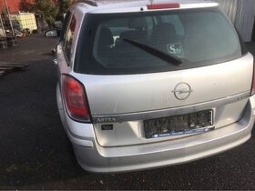 Náhradní Dily opel Astra h 1,9 cdti 74 Kw - 2