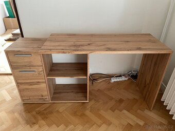 Pracovní stůl - 2