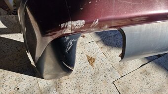 BMW E34 zadní nárazník - 2