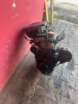 Motor 1,3 Škoda Felicia 781.136B kompletní motor - 2