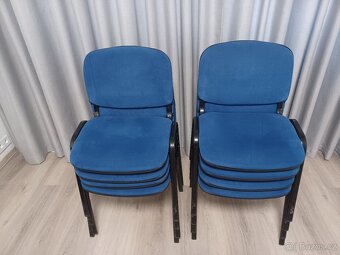 Židle stohovatelná - 2