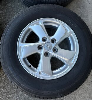 Alu kola Hyundai 5x114,3 R16 Michelin 215/70/16 - 2