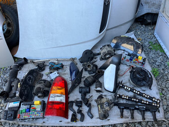 Díly Opel Astra G 1.6 kombi - 2