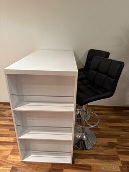 Bílý barový stůl a 2 černé židle - moderní set - 2