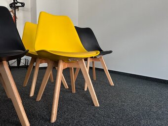 Židle Bonami Essentials Retro s bukovými nohami - 2