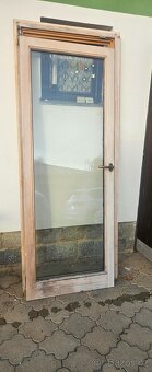 Prodám levé vchodové dveře -starší dřevěné - 2