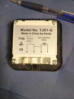 Časový spínač na 230V a spínací zásuvka - 2