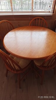 Jídelní stůl a židle - 2