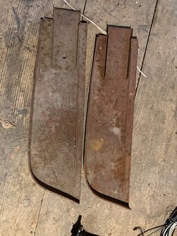 Škoda 1203 plech pod blatník - 2