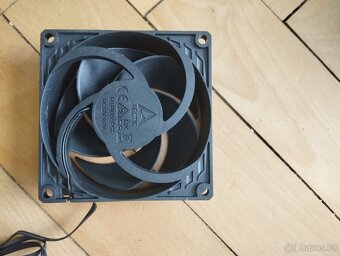 Ventilátor 80 mm ARCTIC P8 PWM PST - 2