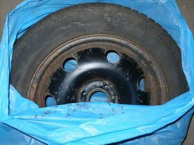 Ocelové disky PEUGEOT 16" + zimní pneumatiky 215/55 R16-93H - 2