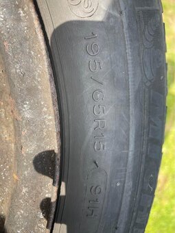 Zimní pneu Michelin + disky 195/65R15 - 2