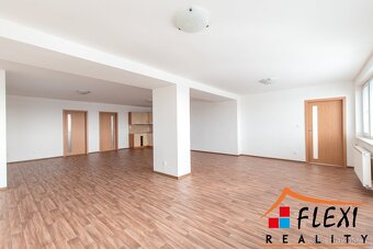 Pronájem velkometrážního bytu 4+kk s lodžiemi, 154 m2, Morav - 2