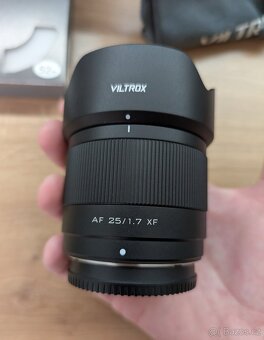 Viltrox 25mm f1.7 a 56mm f1.7 pre Fujifilm - 2
