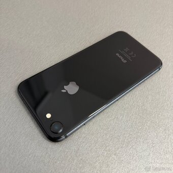 iPhone 8 64GB, pěkný stav, 12 měsíců záruka - 2