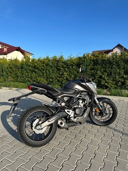 Honda CB125r - 9720km - 2