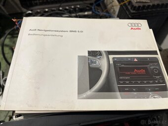 Audi A4 B7-originální autorádio s navigací - 2