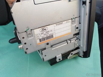 Prodam Original radio + gps ford - 2