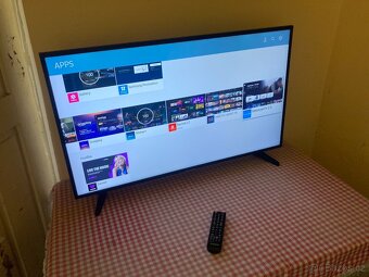 4K UHD LED Smart Televize Samsung UE40NU7182 - 100 cm - Wifi - 2