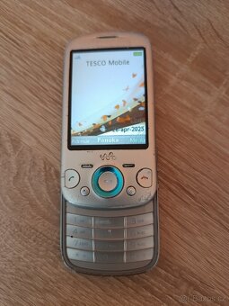 Sony Ericsson w20i zylo - 2